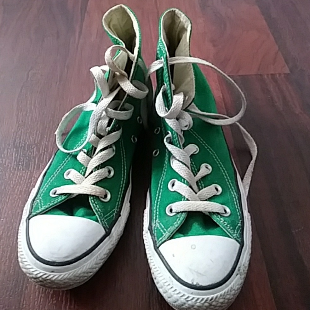 Converse chuck taylors green limited edition